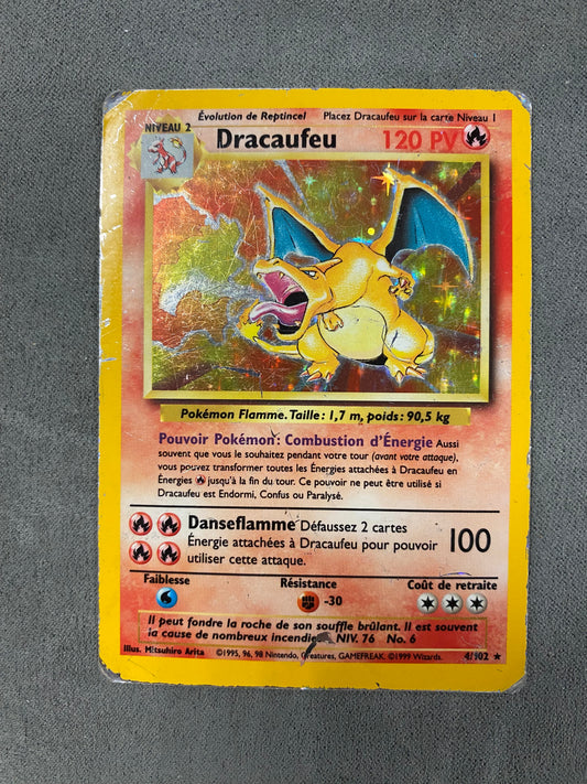 Carte pokémon Dracaufeu 4/102 set de base